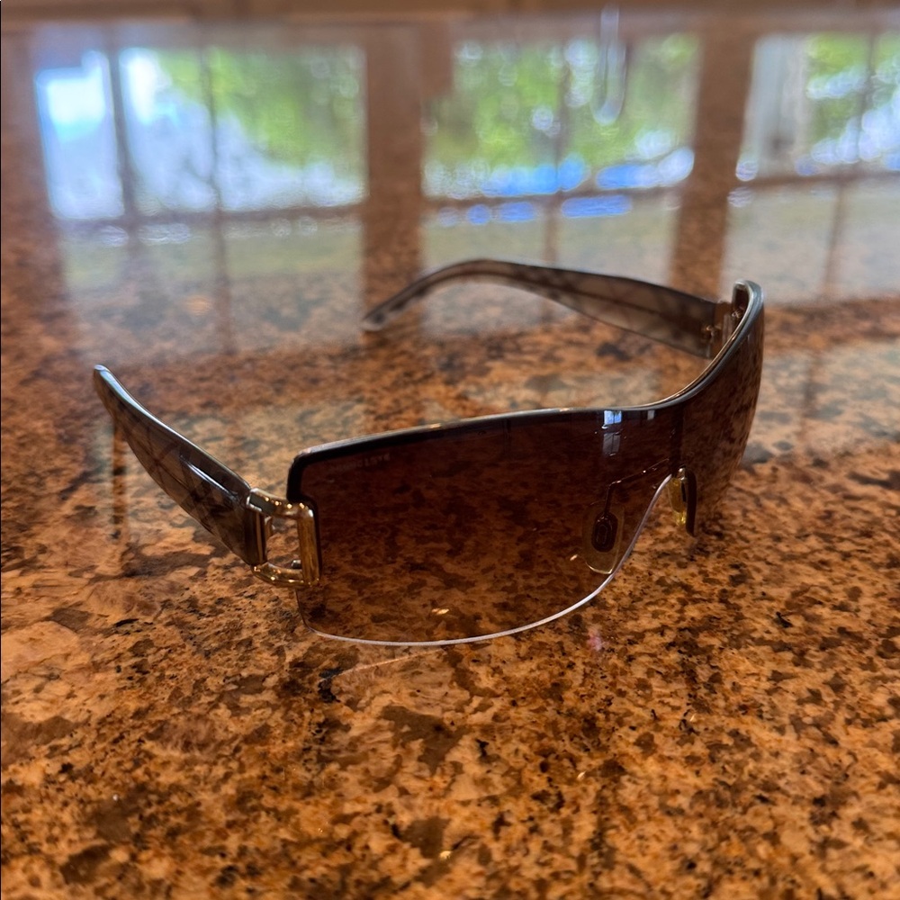 Trendy Dark Sunglasses